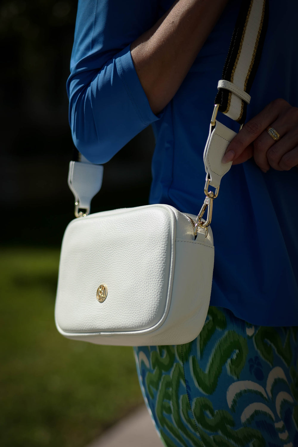 Leather Side Bag White ACCESSORY - HANDBAG jeanpierreklifa.com   